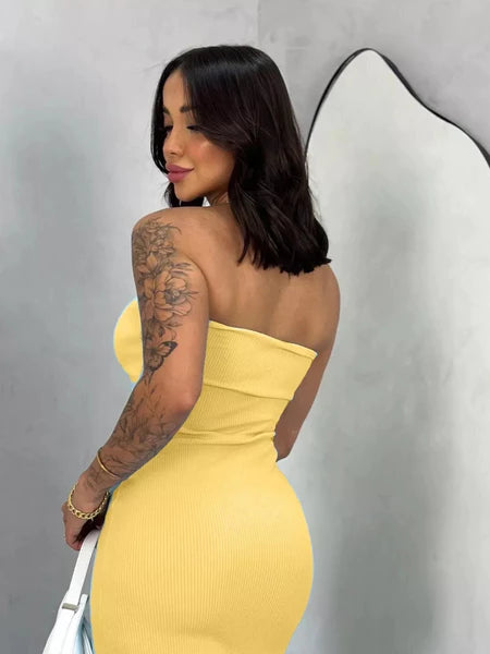 vestido midi canelado, vestido tomara que caia feminino, vestido feminino midi, vestido canelado midi, vestido básico feminino, vestido feminino moderno, vestido midi elegante, vestido midi casual, vestido midi verão, vestido canelado tomara que caia, vestido feminino cintura marcada, vestido feminino confortável